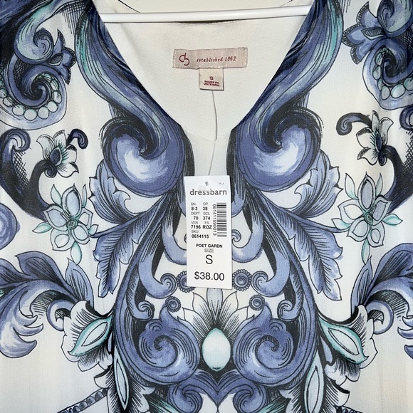 Small Dress Barn Blouse - Picture 2 of 2